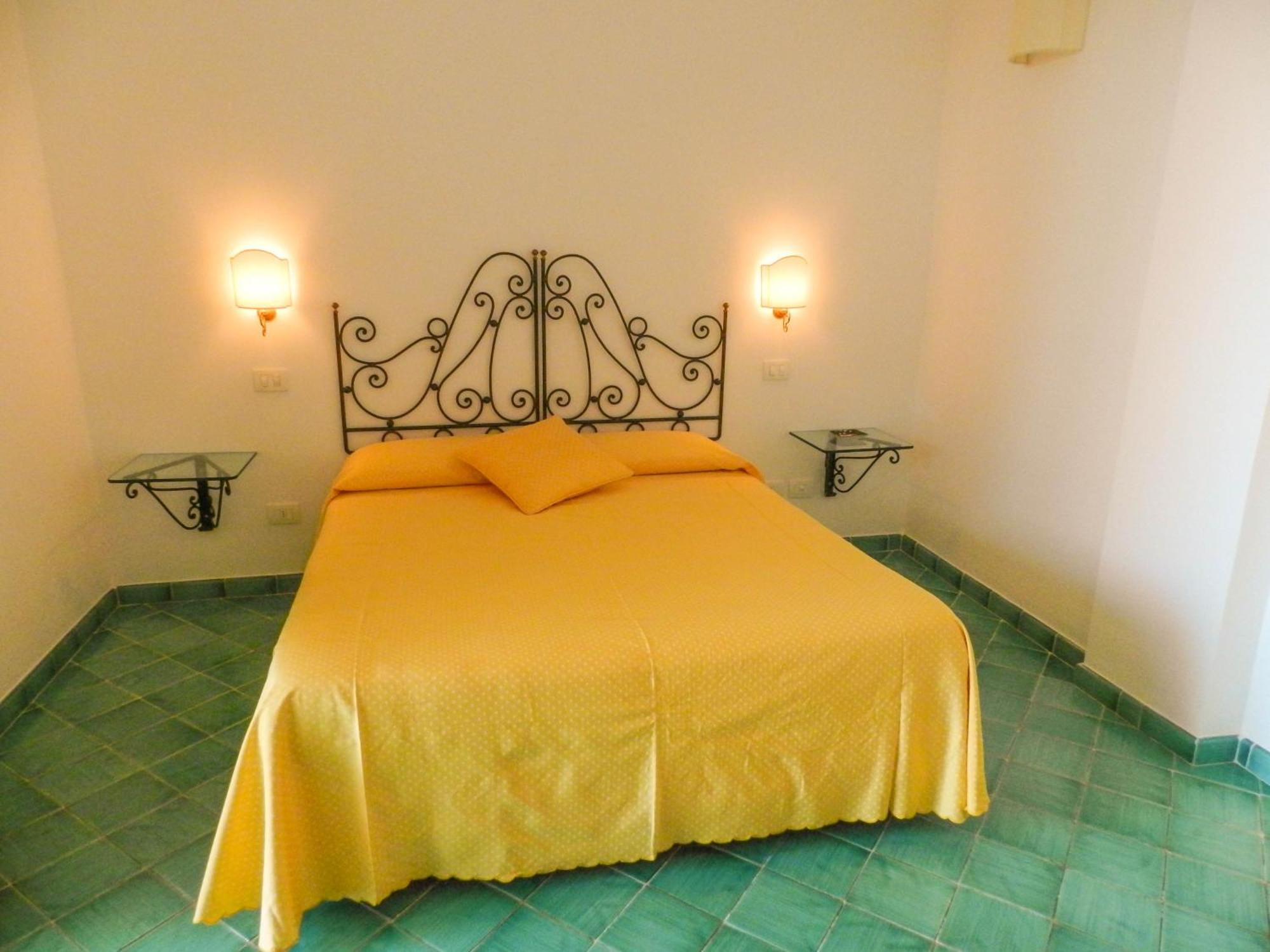 Bacio Del Sole B&B Позитано Екстериор снимка